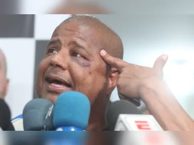 Marcelinho Carioca disse que foi abordado por homens armados, enquanto conversava após show de pagode