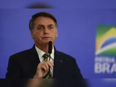 Imagem ilustrativa da imagem Ministro do TSE condena Bolsonaro à inelegibilidade pela terceira vez