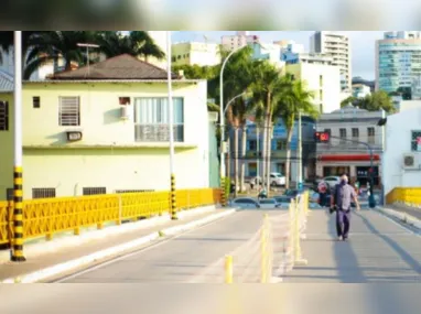 Prédio do Semas: Prefeitura de Colatina está distribuindo água para moradores de rua devido ao calor