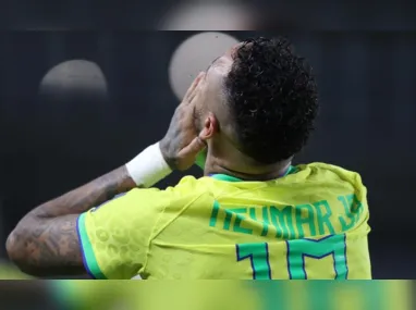 Neymar se lesionou na terça-feira (17), durante confronto entre o Brasil e o Uruguai pelas eliminatórias para a Copa