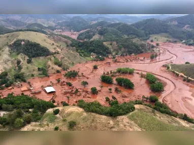 Rompimento da barragem em Mariana, Minas Gerais, deixou 19 mortos