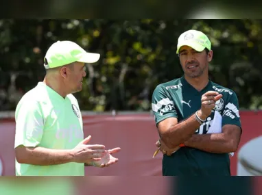 Wanderson (esquerda) comemora com Alan Patrick gol da vitória do Colorado