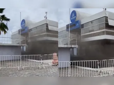 Imagem ilustrativa da imagem Prefeitura de Salvador é evacuada após incêndio