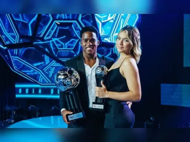 Abel se reuniu com Leila Pereira nesta sexta-feira (8), e indicou à presidente do clube que cumprirá o seu contrato