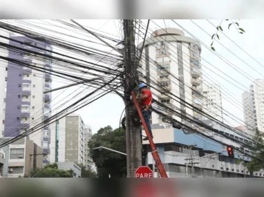 Homem estava a bordo do transporte público quando o acidente ocorreu