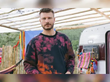 Imagem ilustrativa da imagem Rodrigo Hilbert adapta cama de trailer e mostra o processo nas redes sociais