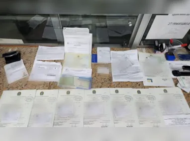 Imagem ilustrativa da imagem Suspeitos de aplicar golpes no INSS são presos com documentos falsos no ES