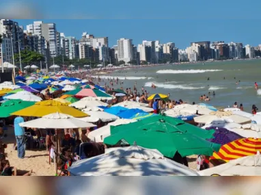 Praia: Estado tem previsão de chuva no fim de semana, mas altas temperaturas continuam