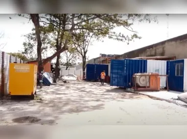 Diversos materiais foram apreendidos no interior do veículo dos suspeitos