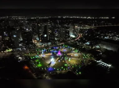 Imagem ilustrativa da imagem Vitória inaugura decoração natalina na Praça do Papa