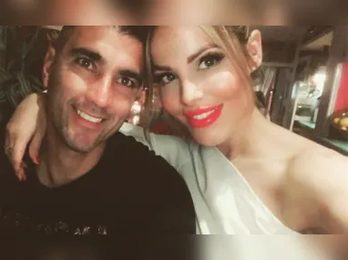 Imagem ilustrativa da imagem Viúva de ex-jogador encontra bilhete romântico do marido quatro anos após a morte