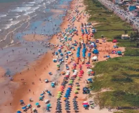 Imagem ilustrativa da imagem Da tranquilidade à badalação das praias de São Mateus