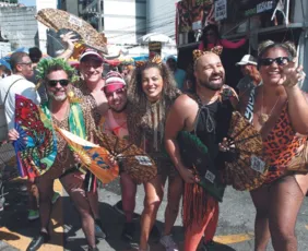 Imagem ilustrativa da imagem Onças à solta na avenida! Bloco Amigos da Onça anima o Centro de Vitória