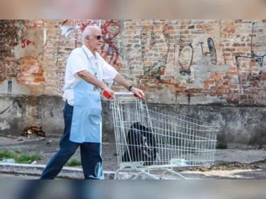 Com a explosão, parte da parede externa de um dos apartamentos desabou