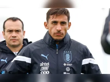 Imagem ilustrativa da imagem Botafogo oficializa a contratação do lateral-direito uruguaio Damián Suárez