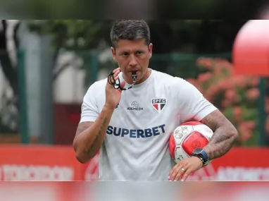 Imagem ilustrativa da imagem Carpini confirma que São Paulo vai inscrever James Rodríguez no Paulistão