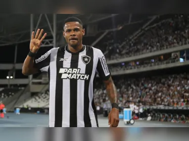 Imagem ilustrativa da imagem Com 4 gols de Júnior Santos, Botafogo goleia Aurora e avança na Pré-Libertadores