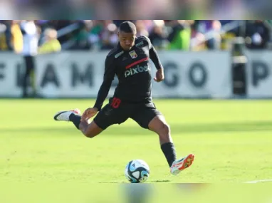 Jogadores do Fluminense realizam último treino antes do confronto