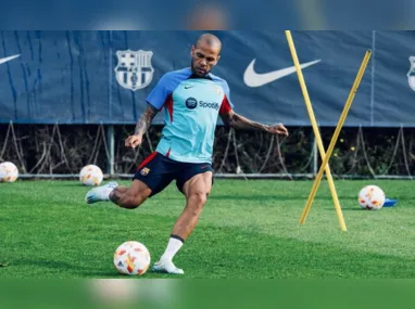 O jornal destacou a presença de sete jogadores veteranos no time do Flu, incluindo Felipe Melo