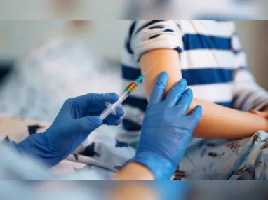 Imagem ilustrativa da imagem Dengue: crianças de 10 a 14 anos de 521 cidades vão ser vacinadas