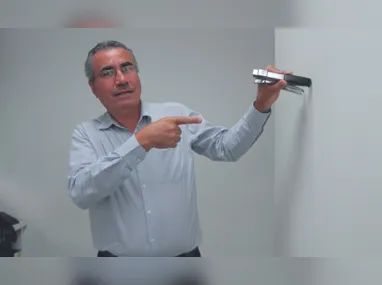 Laís Farias, tutora de Mingau, conta que vídeos da ave ajudam pessoas com depressão e crianças autistas