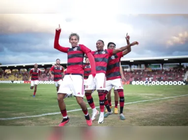 Imagem ilustrativa da imagem Flamengo pode encaminhar vaga para a 2ª fase e Vasco busca vitória na Copinha