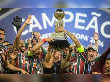 Imagem ilustrativa da imagem Fluminense é campeão da Recopa com Arias herói e exorciza fantasma LDU