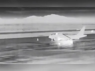 Imagem ilustrativa da imagem Homem invade pátio de aeroporto nos EUA e é sugado por turbina de avião