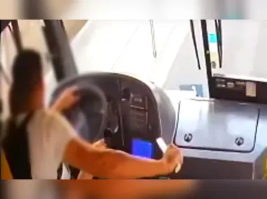 Imagem ilustrativa da imagem Homem que sequestrou ônibus em SP criticou preço da passagem, diz motorista