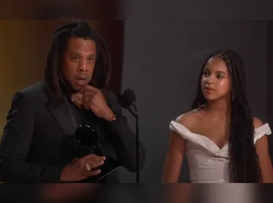 Jay-Z recebeu o prêmio "Dr. Dre de Impacto Global" ao lado da filha Blue Ivy