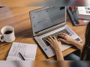 Imagem ilustrativa da imagem Padaria pode restringir uso de notebook por clientes? Entenda