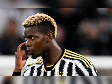 Imagem ilustrativa da imagem Pogba lamenta suspensão por doping e diz que vai recorrer: 'Coração partido'