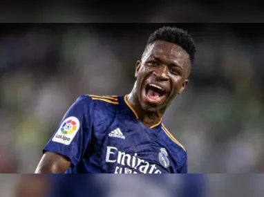 Imagem ilustrativa da imagem Recuperado de lesão, Vinicius Júnior volta a ser relacionado no Real Madrid