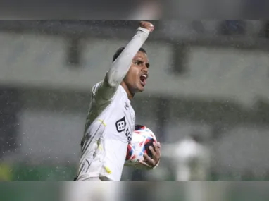 Imagem ilustrativa da imagem Santos sofre, mas vira sobre o Remo e estreia na Copa SP com vitória