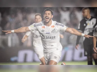 Léo marcou um dos gols da vitória do Vasco