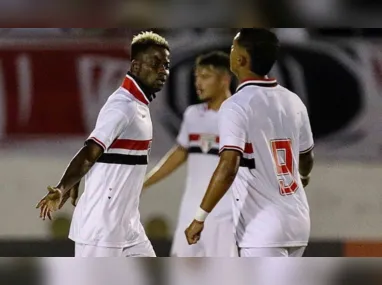 Imagem ilustrativa da imagem São Paulo cede empate ao Ceará, mas avança à 3ª fase da Copinha nos pênaltis