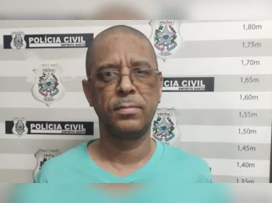 Assaltante invadiu a residência e esfaqueou a vítima