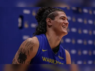 Imagem ilustrativa da imagem Único brasileiro na NBA, Gui Santos faz seu melhor jogo em vitória dos Warriors