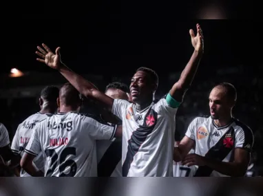 Fluminense venceu e segue invicto no Carioca