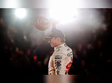 Imagem ilustrativa da imagem Verstappen vê chance de alcançar hepta de Hamilton: 'É ter sorte e um carro bom'