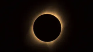Imagem ilustrativa da imagem Como eclipse solar visto do Brasil ajudou a confirmar teoria de Einstein