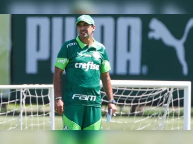 Estêvão foi titular pela primeira vez no time profissional do Palmeiras