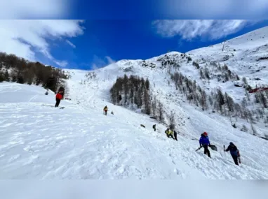 Imagem ilustrativa da imagem Avalanche em resort deixa 3 mortos na Suíça. Veja vídeo