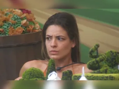 Imagem ilustrativa da imagem BBB24: Beatriz leva punição gravíssima após derrubar Sabrina Sato