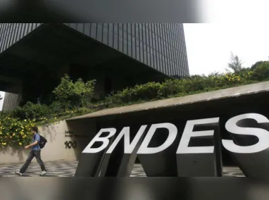 Imagem ilustrativa da imagem BNDES anuncia vagas em concurso público e salário inicial de R$ 20,9 mil