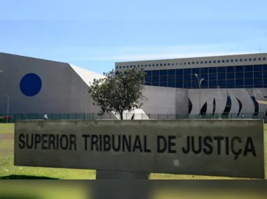 Imagem ilustrativa da imagem CNJ suspende norma que proíbe uso de cropped no STJ