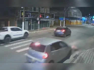 Imagem ilustrativa da imagem Câmera de segurança flagra atropelamento em avenida de Vila Velha