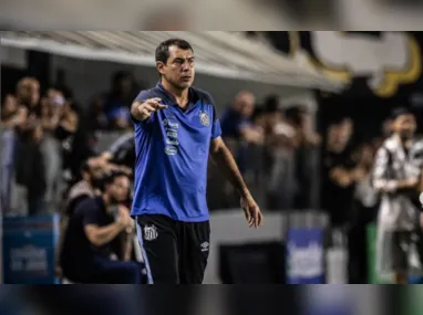 Patrick de Paula se emocionou ao fim da partida que marcou a volta dele aos gramados após 400 dias
