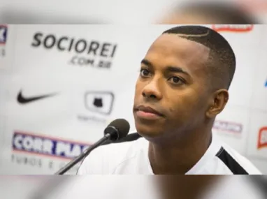 STJ decidiu que Robinho deve cumprir pena no Brasil