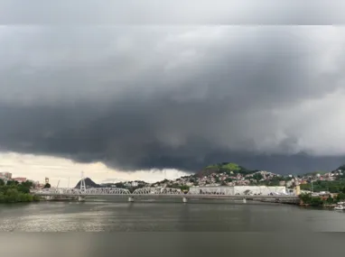 Imagem ilustrativa da imagem Cidades da Grande Vitória recebem alerta de perigo para chuva forte